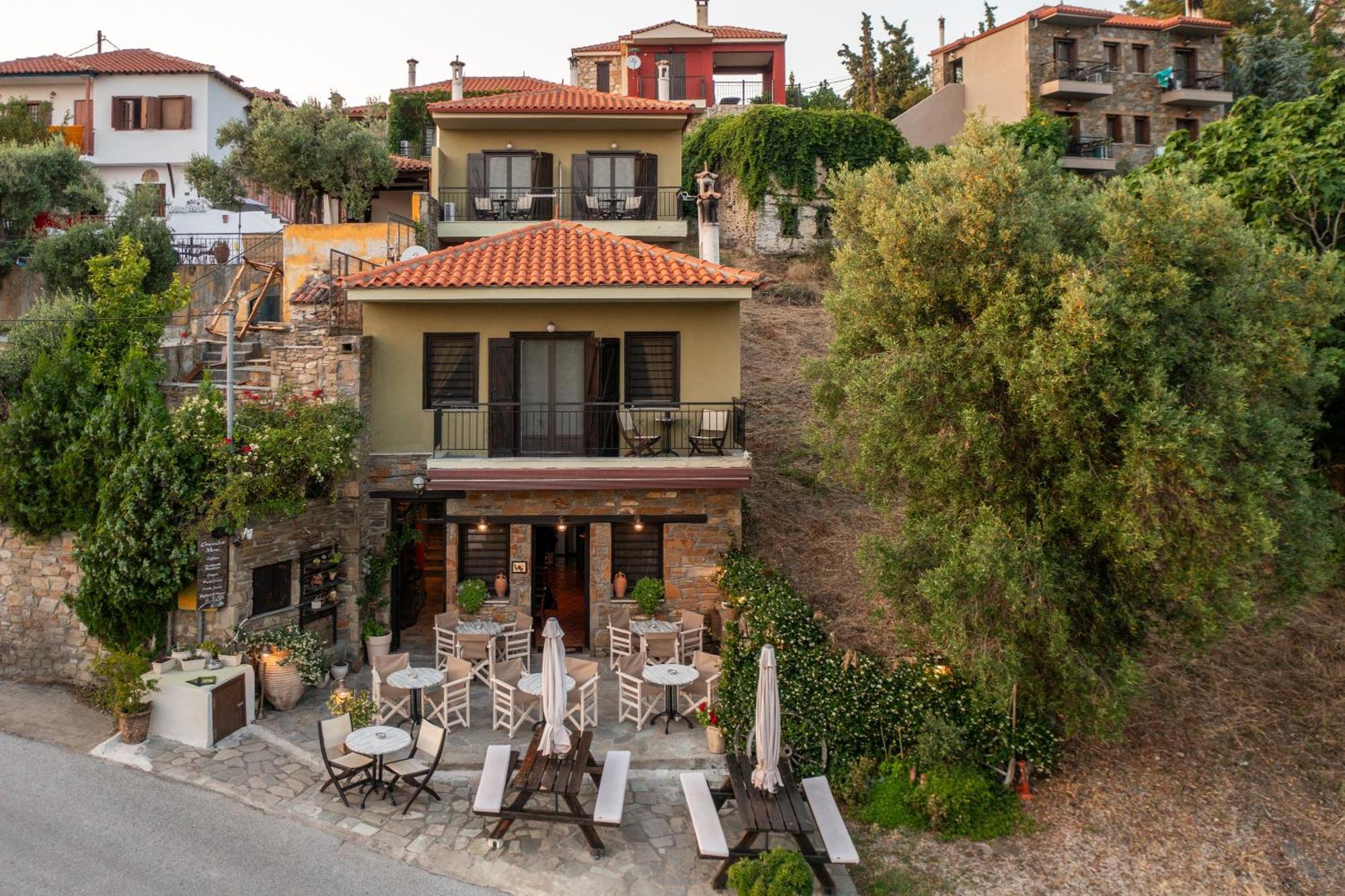 Oreiades Guesthouse Parthenonas Exterior photo