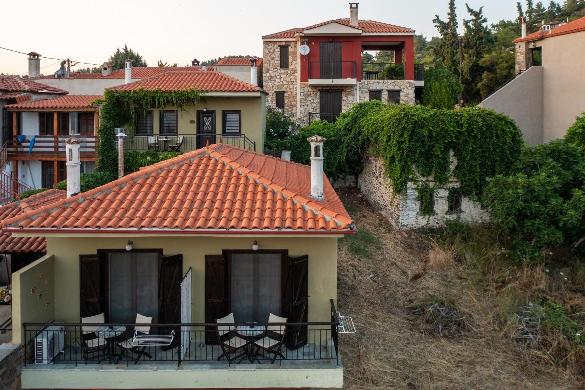 Oreiades Guesthouse Parthenonas Exterior photo