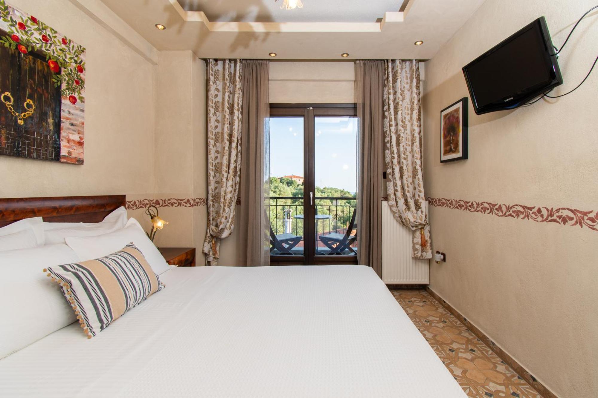 Oreiades Guesthouse Parthenonas Exterior photo